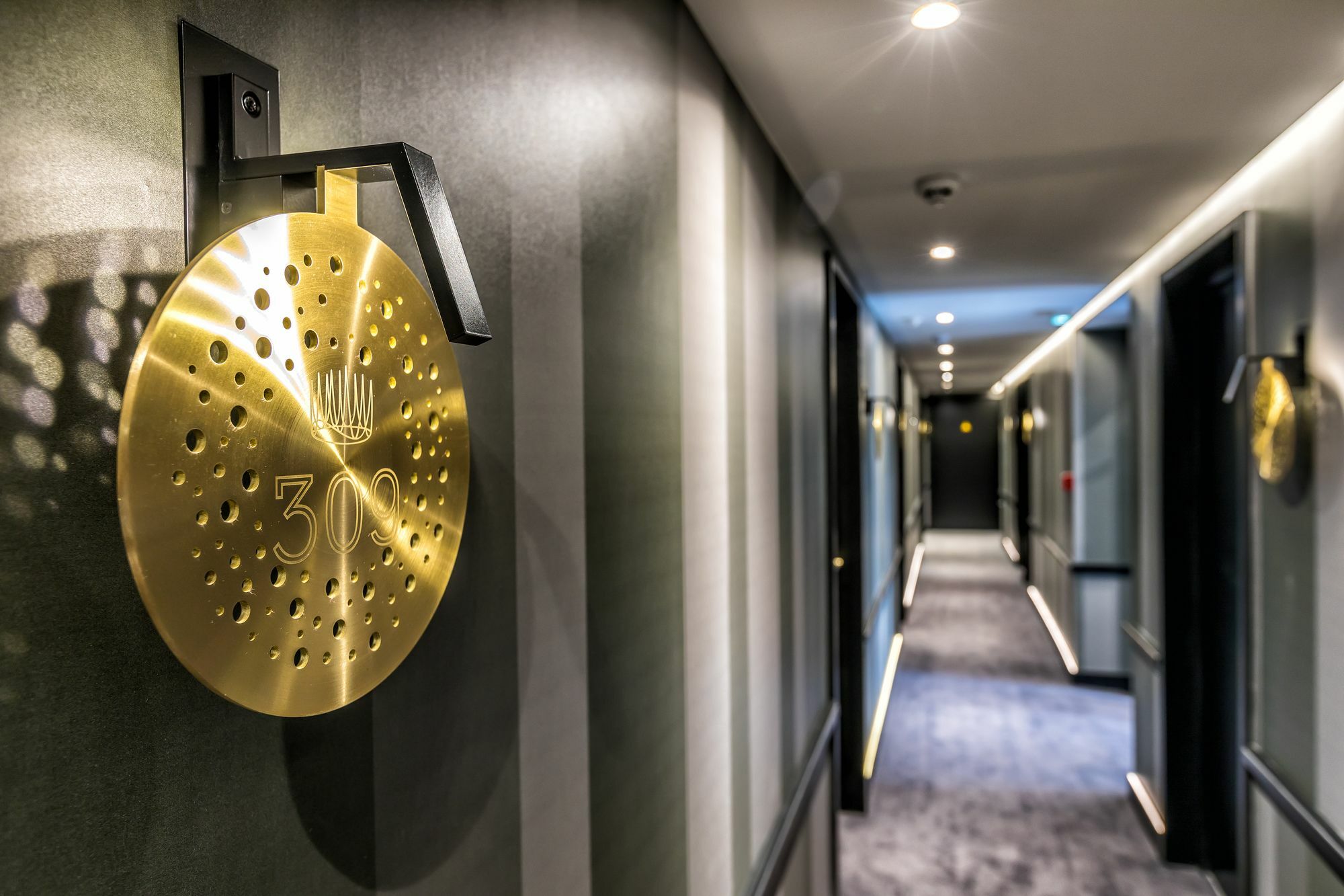 โฮเทล เรสเทอรองต์ โอ เบิฟ กูรอน Hotel ปารีส ภายนอก รูปภาพ