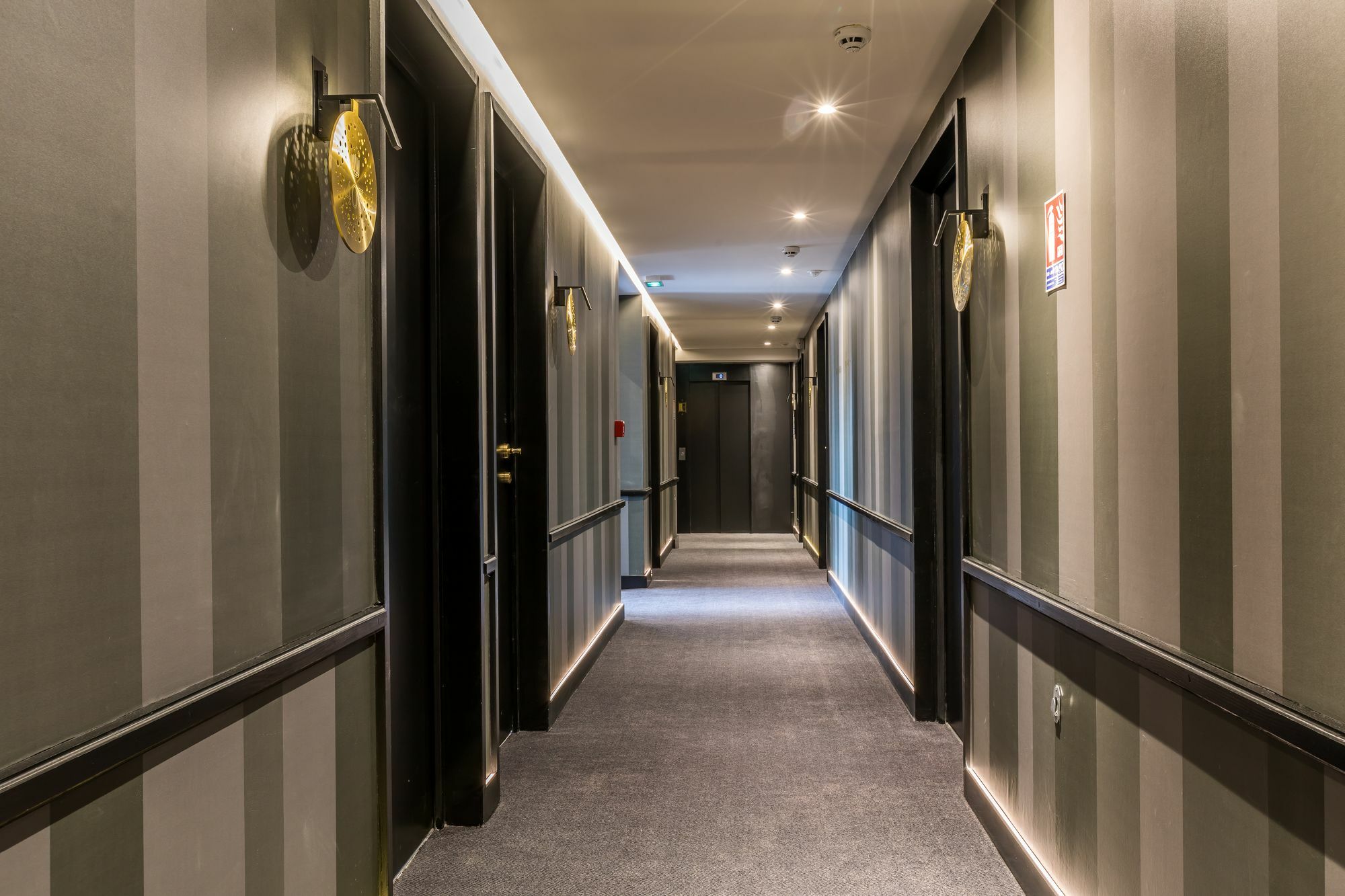 โฮเทล เรสเทอรองต์ โอ เบิฟ กูรอน Hotel ปารีส ภายนอก รูปภาพ